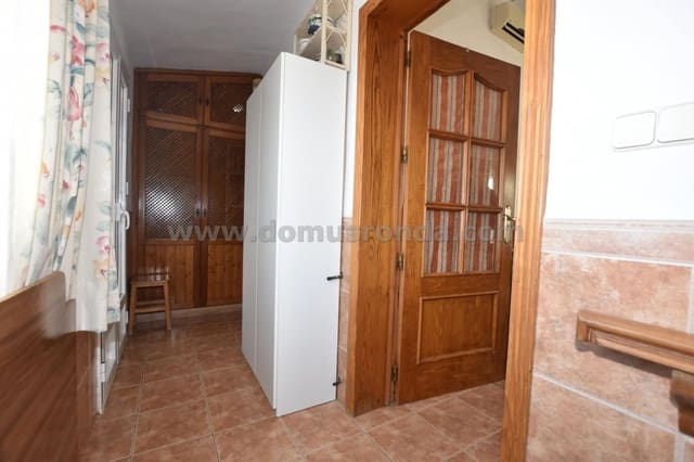 3 soveværelse Villa til salg i Ronda med swimmingpool garage - € 315.000 (Ref: 8768936)