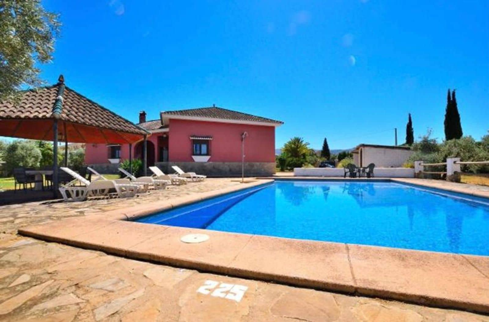 3 soveværelse Villa til salg i Arriate med swimmingpool garage - € 498.000 (Ref: 8769607)