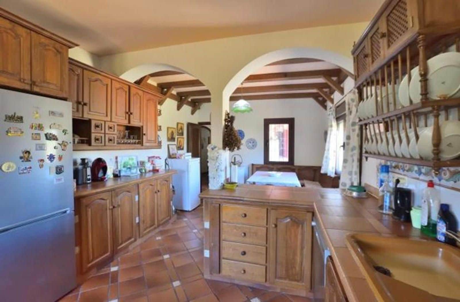 3 soveværelse Villa til salg i Arriate med swimmingpool garage - € 498.000 (Ref: 8769607)