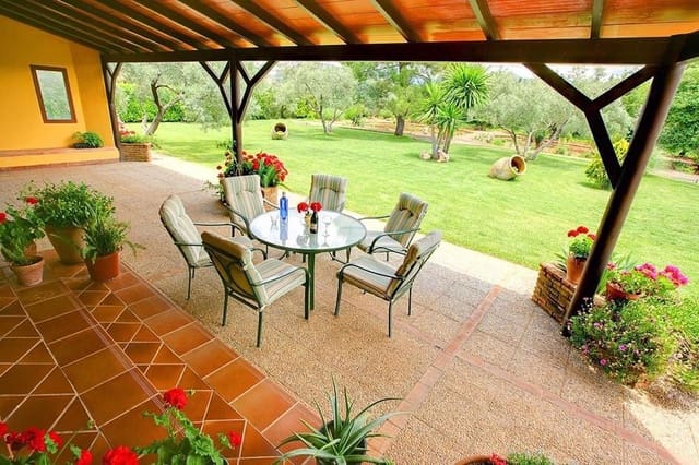 3 soveværelse Villa til salg i Arriate med swimmingpool garage - € 498.000 (Ref: 8769607)