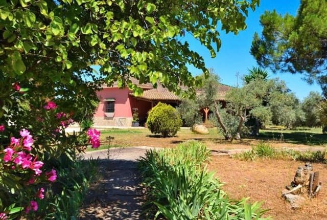 3 soveværelse Villa til salg i Arriate med swimmingpool garage - € 498.000 (Ref: 8769607)