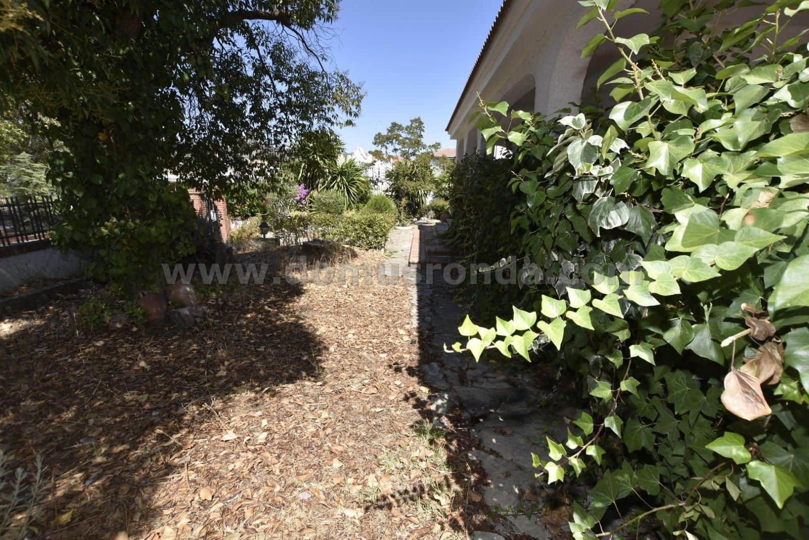 6 soveværelse Villa til salg i Arriate med swimmingpool garage - € 780.000 (Ref: 8769797)