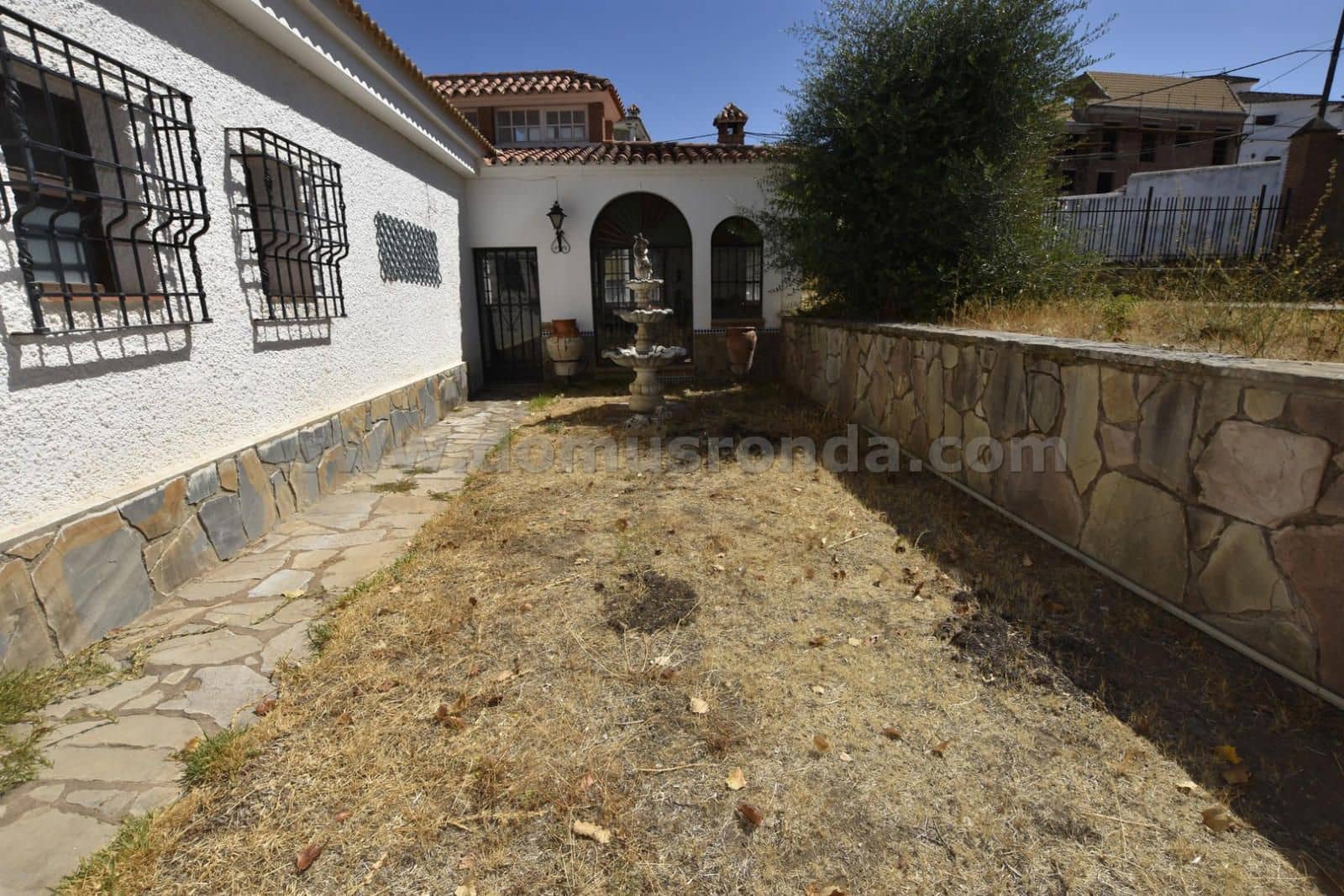 6 soveværelse Villa til salg i Arriate med swimmingpool garage - € 780.000 (Ref: 8769797)