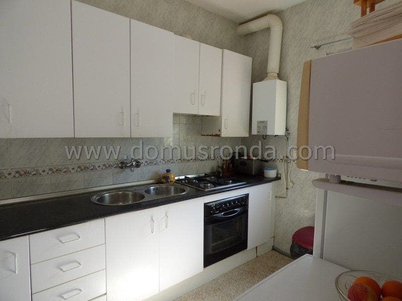 4 bedroom Villa for sale in Ronda with pool garage - € 300,000 (Ref: 8810783)