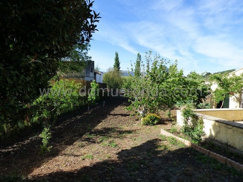 4 bedroom Villa for sale in Ronda with pool garage - € 300,000 (Ref: 8810783)