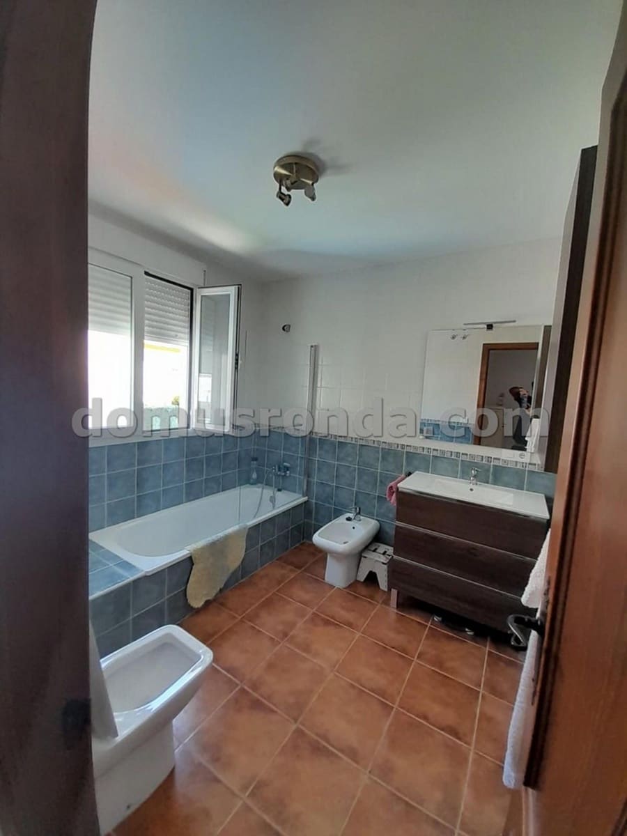 4 soveværelse Byhus til salg i Montejaque med swimmingpool - € 195.000 (Ref: 8829698)