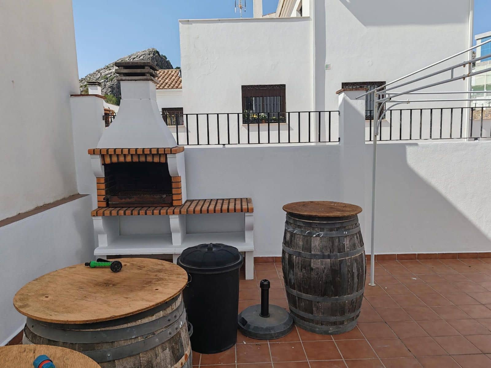 3 soveværelse Villa til salg i Montejaque med swimmingpool garage - € 172.000 (Ref: 8837803)