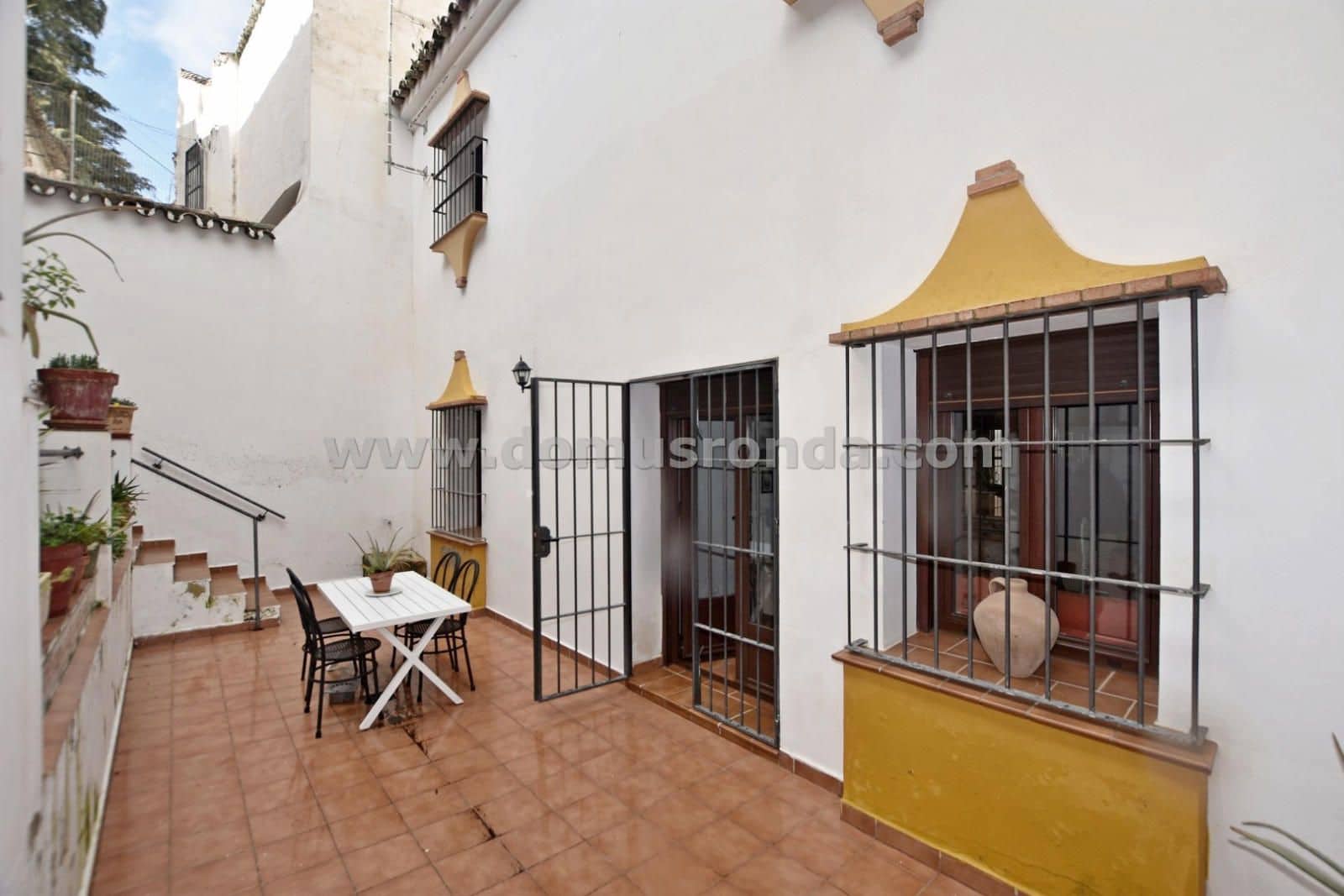 4 slaapkamer Villa te koop in Ronda met garage - € 415.000 (Ref: 8865728)