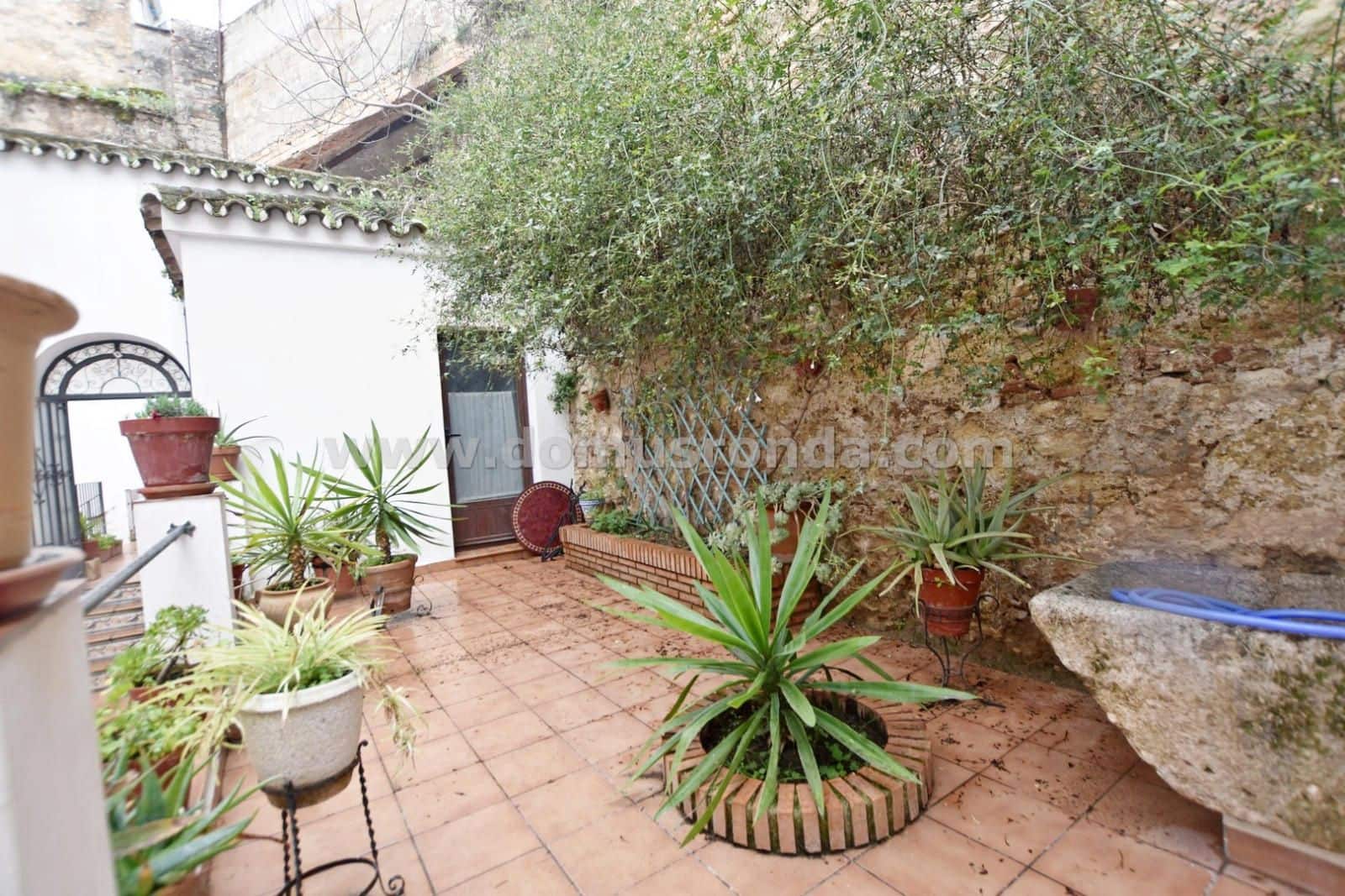 4 slaapkamer Villa te koop in Ronda met garage - € 415.000 (Ref: 8865728)