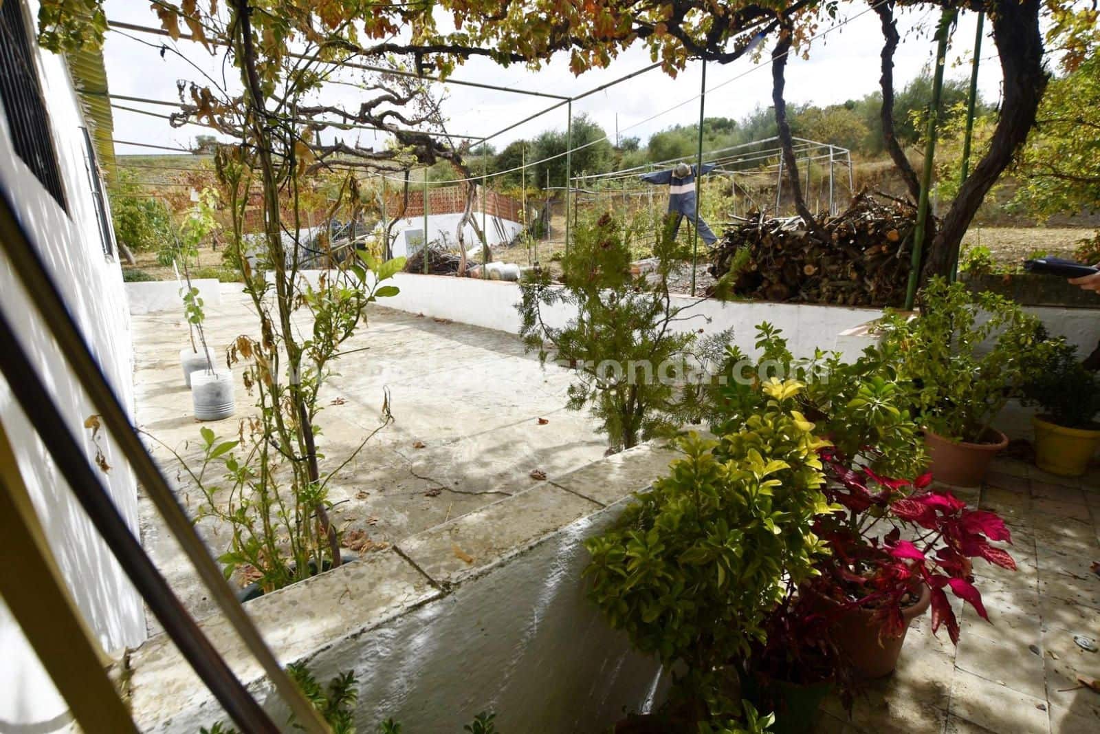 3 slaapkamer Villa te koop in Ronda met zwembad garage - € 260.000 (Ref: 8906992)