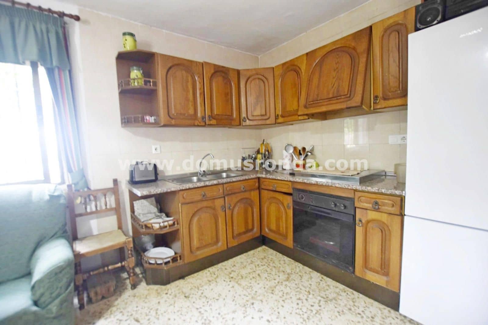 3 slaapkamer Villa te koop in Ronda met zwembad garage - € 260.000 (Ref: 8906992)