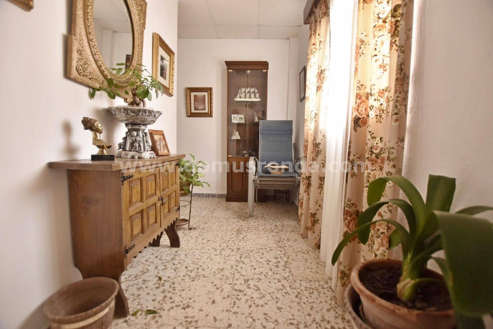 3 slaapkamer Villa te koop in Ronda met zwembad garage - € 260.000 (Ref: 8906992)