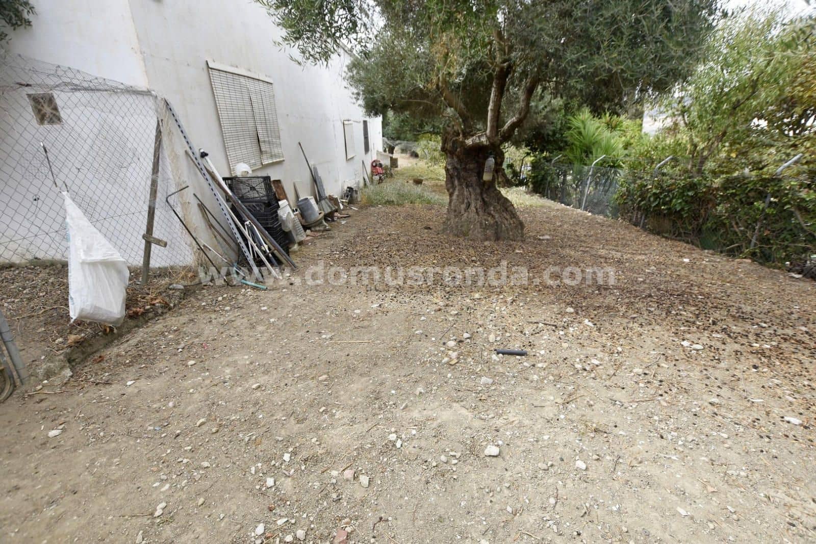 3 slaapkamer Villa te koop in Ronda met zwembad garage - € 260.000 (Ref: 8906992)