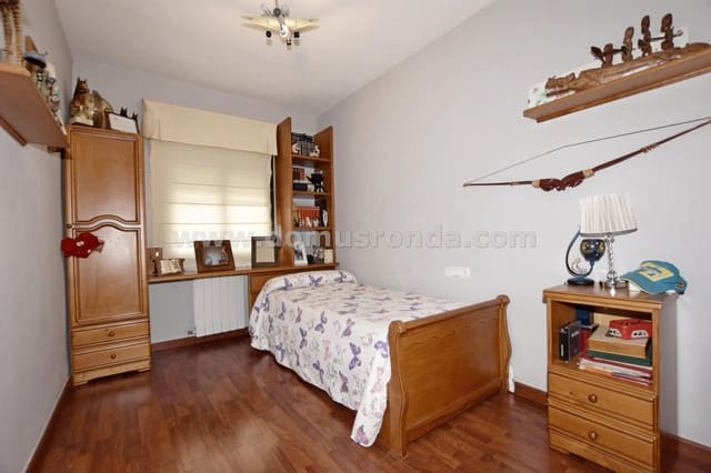 4 soveværelse Byhus til salg i Ronda med swimmingpool garage - € 250.000 (Ref: 8983316)