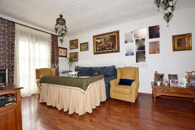 4 soveværelse Byhus til salg i Ronda med swimmingpool garage - € 250.000 (Ref: 8983316)