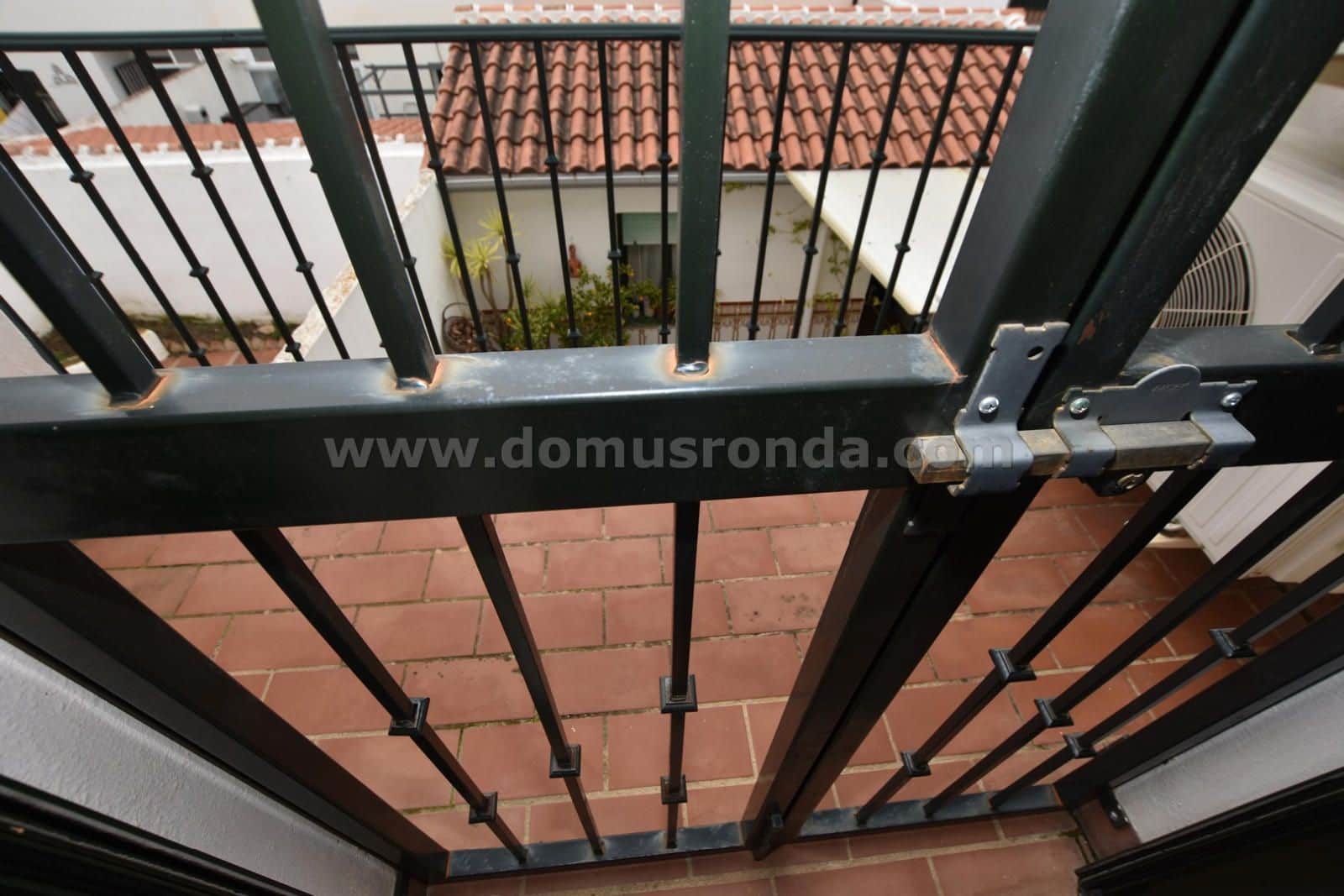 4 soverom Hus til salgs i Ronda med svømmebasseng garasje - € 250 000 (Ref: 8983316)