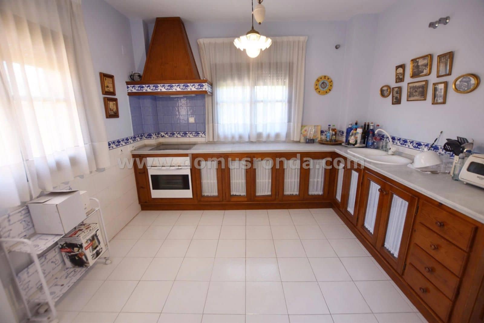 4 soveværelse Villa til salg i Ronda med garage - € 375.000 (Ref: 9009948)