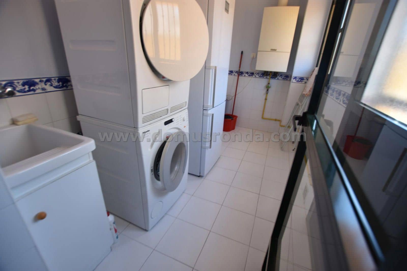 4 soveværelse Villa til salg i Ronda med garage - € 375.000 (Ref: 9009948)