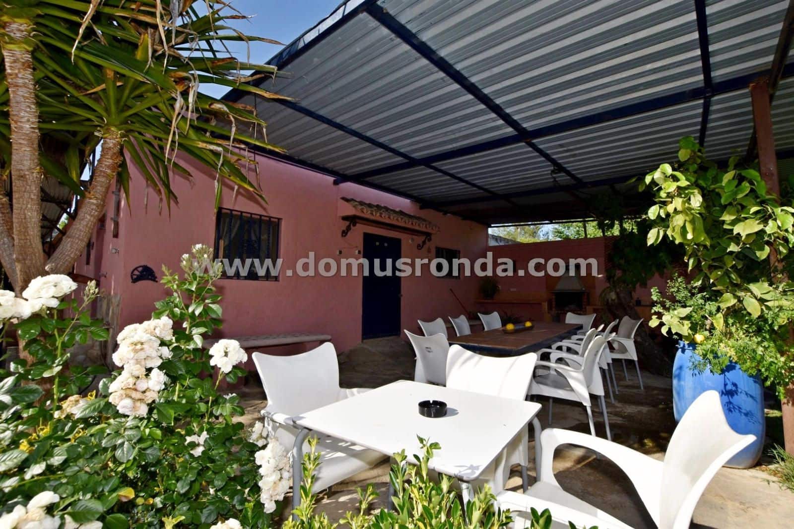 3 soveværelse Villa til salg i Ronda med swimmingpool - € 230.000 (Ref: 9019464)