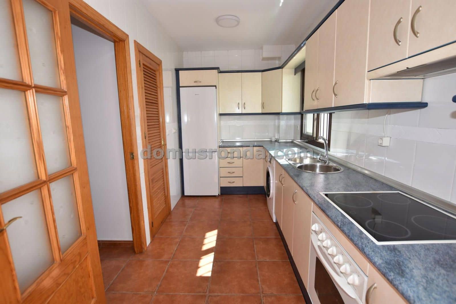 3 slaapkamer Villa te koop in Ronda met garage - € 255.000 (Ref: 9072942)