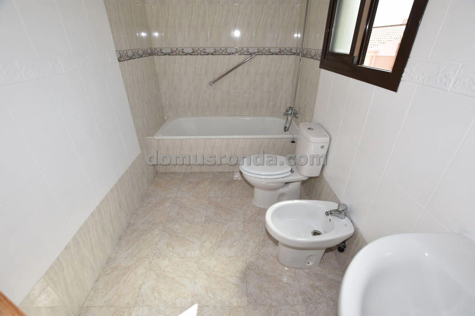 3 slaapkamer Villa te koop in Ronda met garage - € 255.000 (Ref: 9072942)