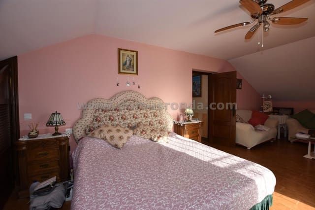 4 soveværelse Villa til salg i Ronda med swimmingpool - € 595.000 (Ref: 9076508)