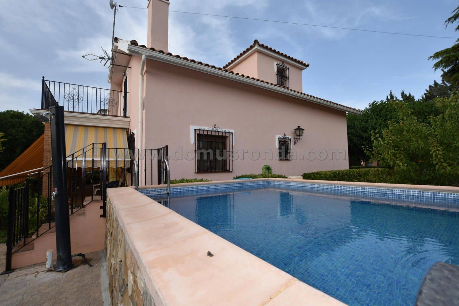 4 bedroom Villa for sale in Ronda with pool - € 595,000 (Ref: 9076508)