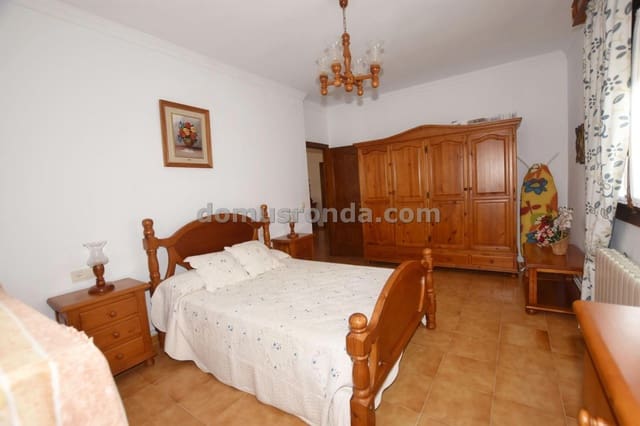 3 chambre Villa/Maison à vendre à Cuevas del Becerro avec garage - 225 000 € (Ref: 9076726)