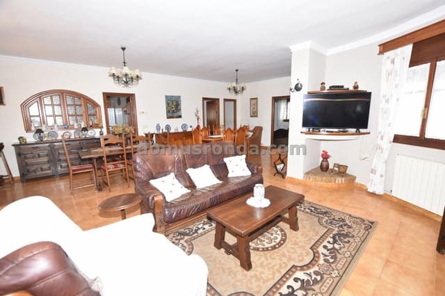 3 chambre Villa/Maison à vendre à Cuevas del Becerro avec garage - 225 000 € (Ref: 9076726)