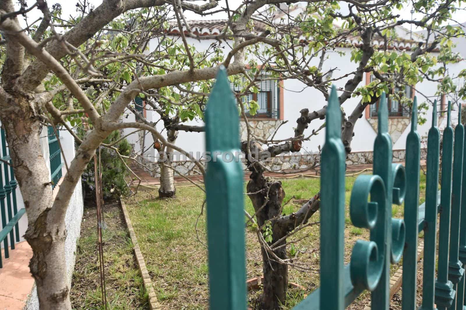 3 chambre Villa/Maison à vendre à Cuevas del Becerro avec garage - 225 000 € (Ref: 9076726)