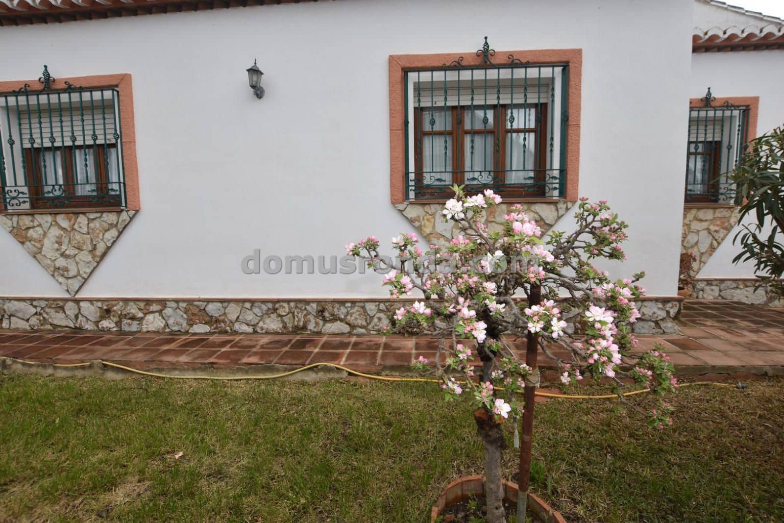 3 chambre Villa/Maison à vendre à Cuevas del Becerro avec garage - 225 000 € (Ref: 9076726)