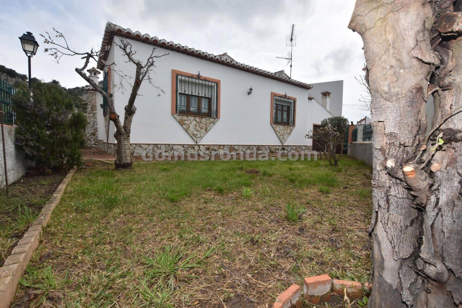 3 chambre Villa/Maison à vendre à Cuevas del Becerro avec garage - 225 000 € (Ref: 9076726)