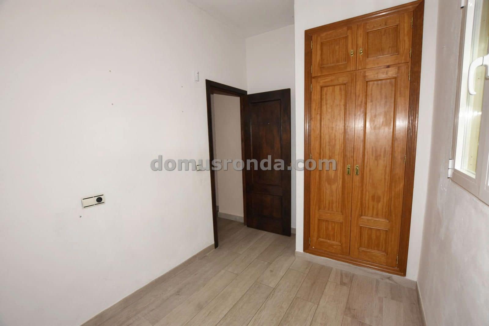 3 bedroom Villa for sale in Ronda with garage - € 148,000 (Ref: 9085648)