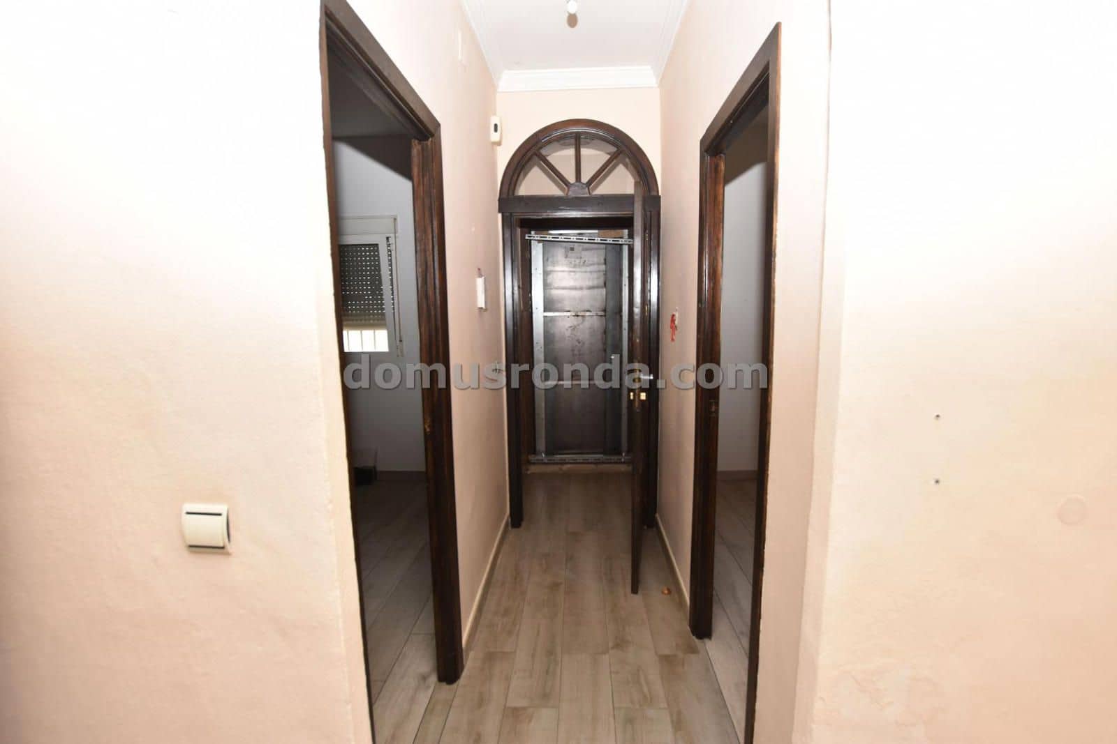 3 bedroom Villa for sale in Ronda with garage - € 148,000 (Ref: 9085648)