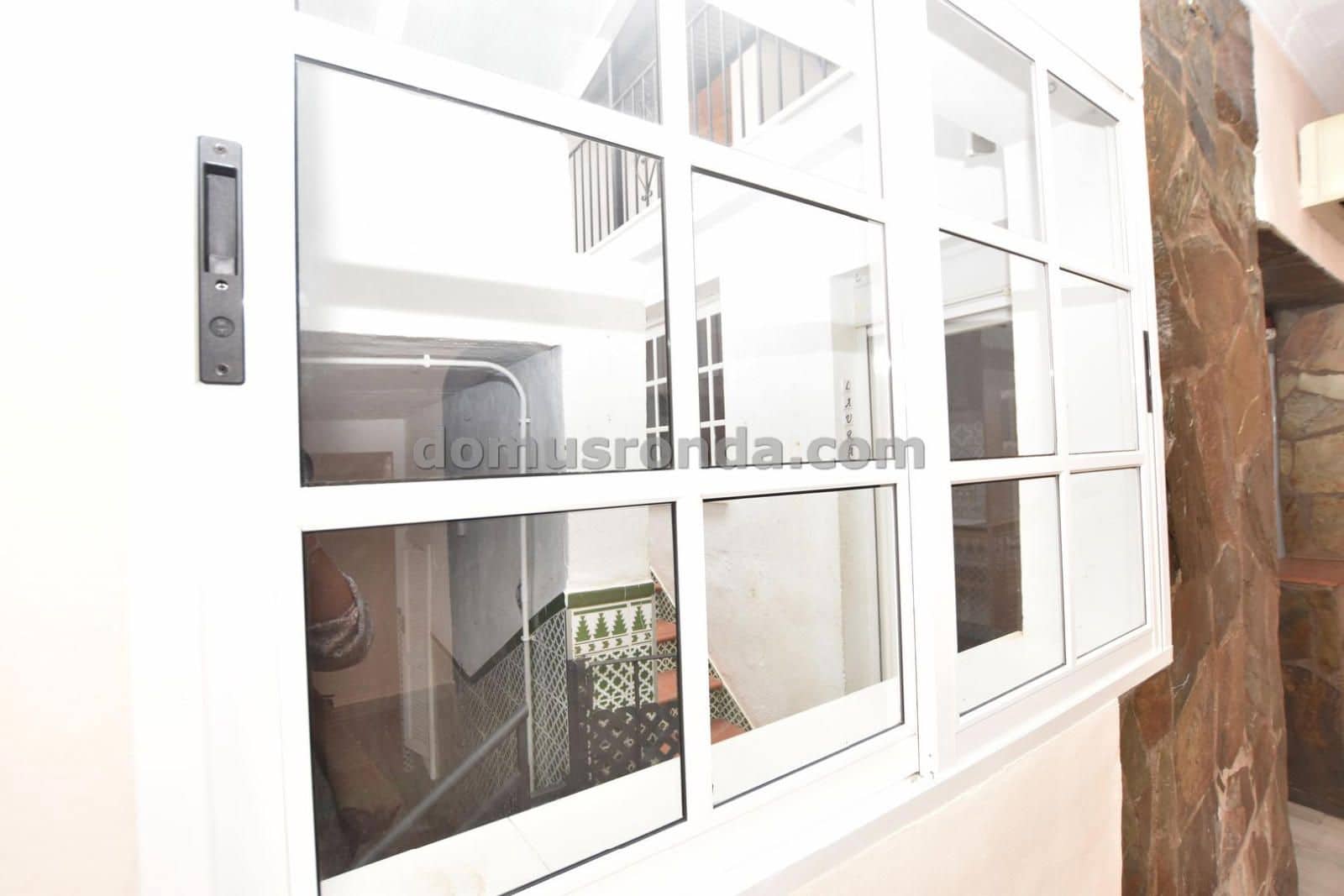 3 bedroom Villa for sale in Ronda with garage - € 148,000 (Ref: 9085648)