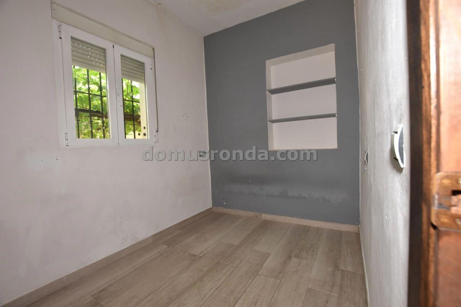 3 bedroom Villa for sale in Ronda with garage - € 148,000 (Ref: 9085648)