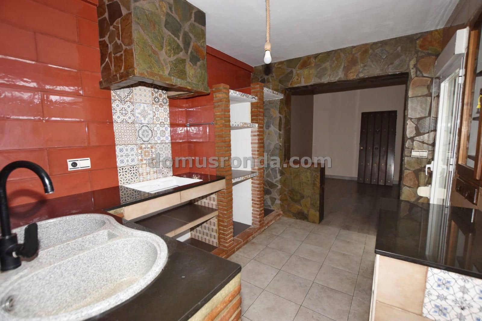 3 bedroom Villa for sale in Ronda with garage - € 148,000 (Ref: 9085648)