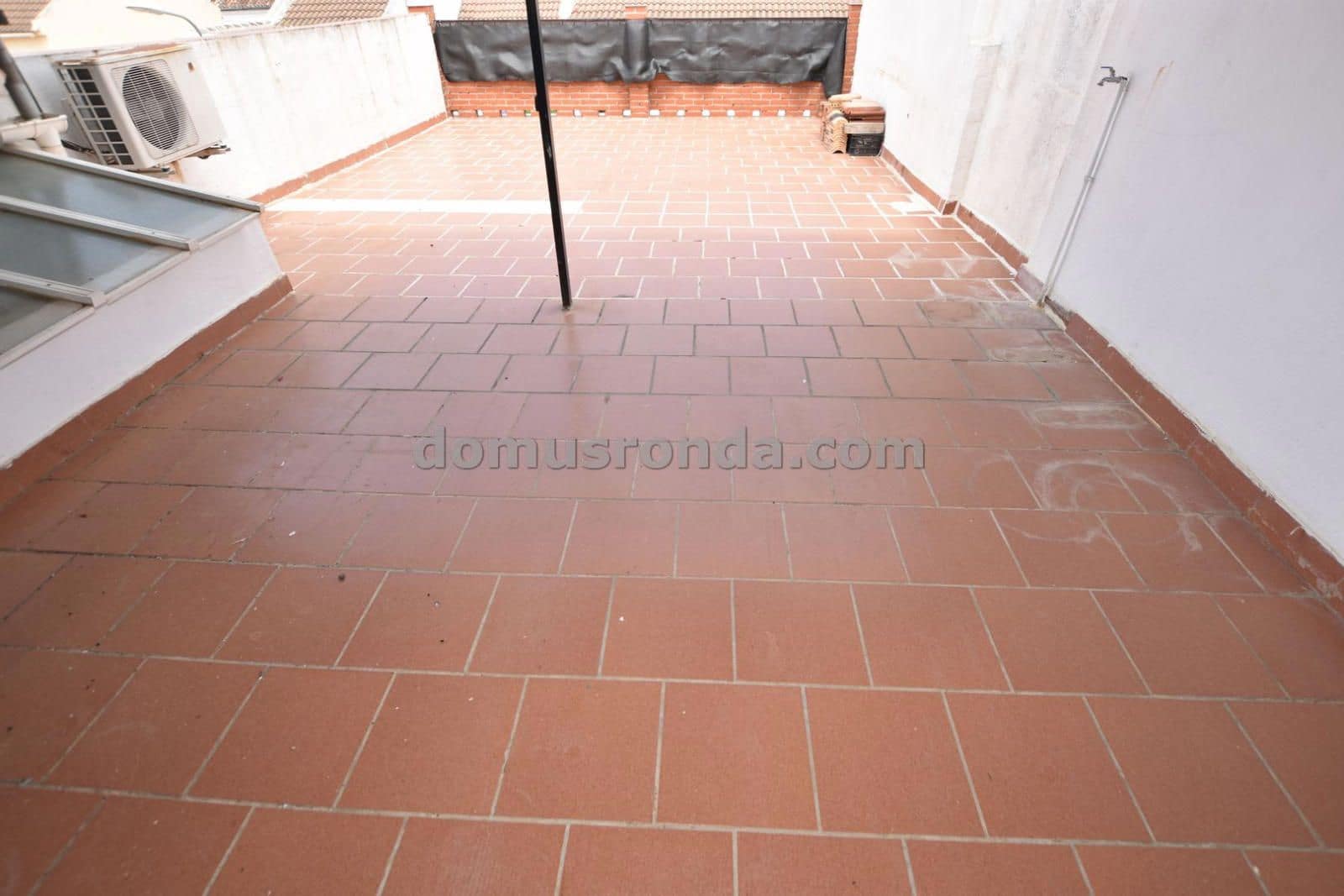 3 bedroom Villa for sale in Ronda with garage - € 148,000 (Ref: 9085648)