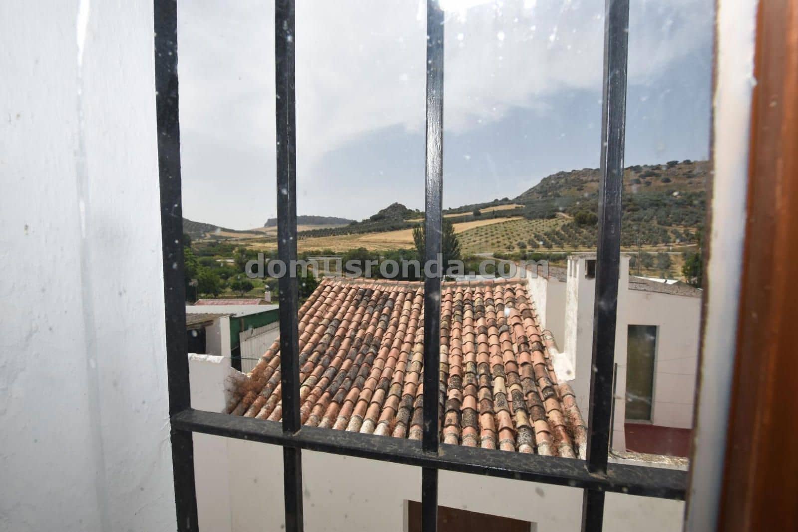 5 soveværelse Villa til salg i Cuevas del Becerro med garage - € 155.000 (Ref: 9180161)