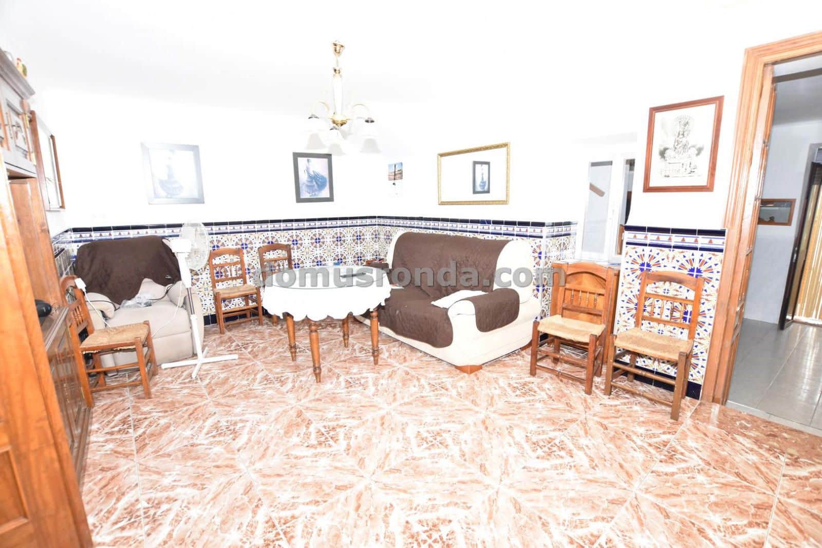 5 soveværelse Villa til salg i Cuevas del Becerro med garage - € 155.000 (Ref: 9180161)