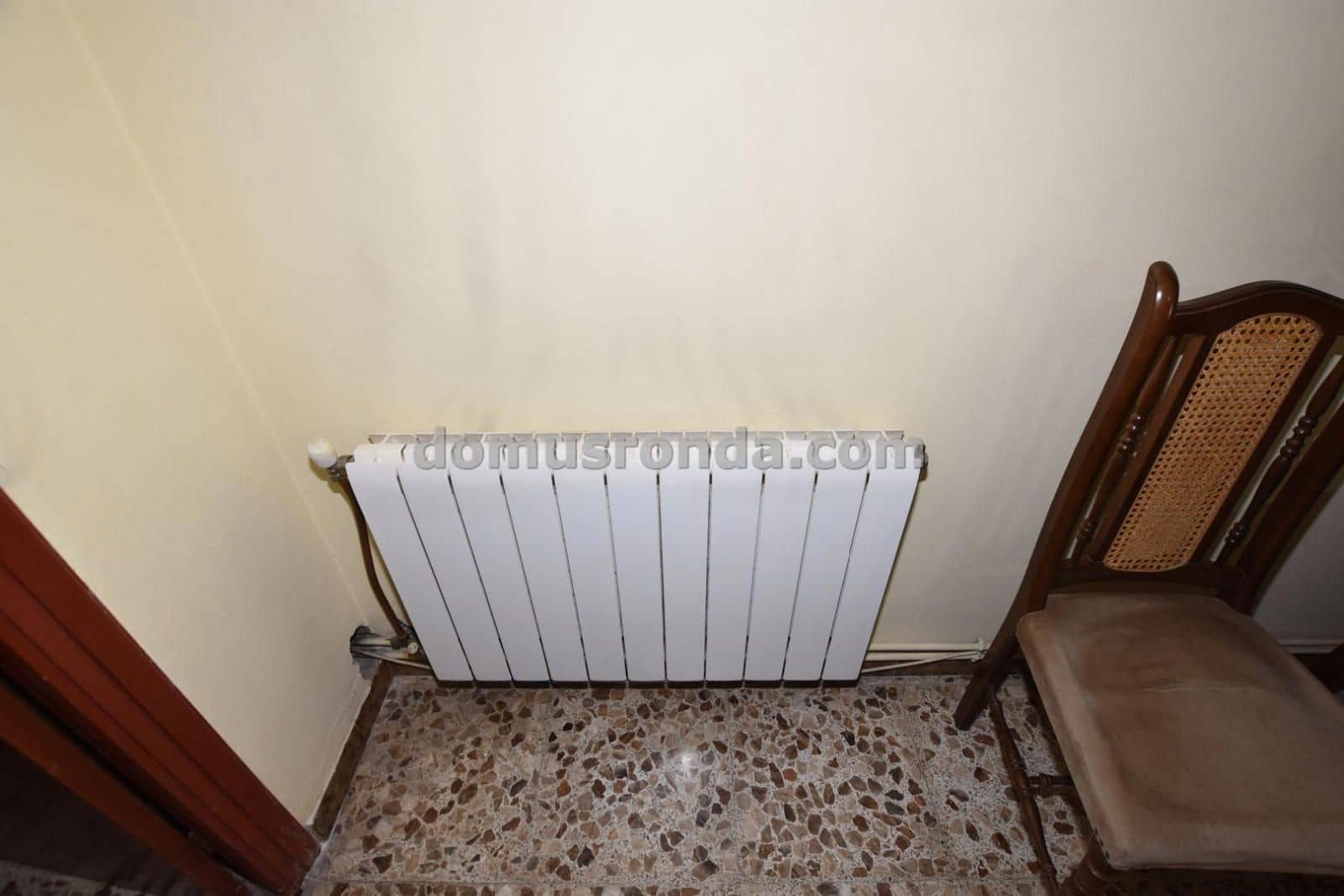 6 sypialnia Willa na sprzedaż w Cuevas del Becerro z garażem - 117 000 € (Ref: 9185973)