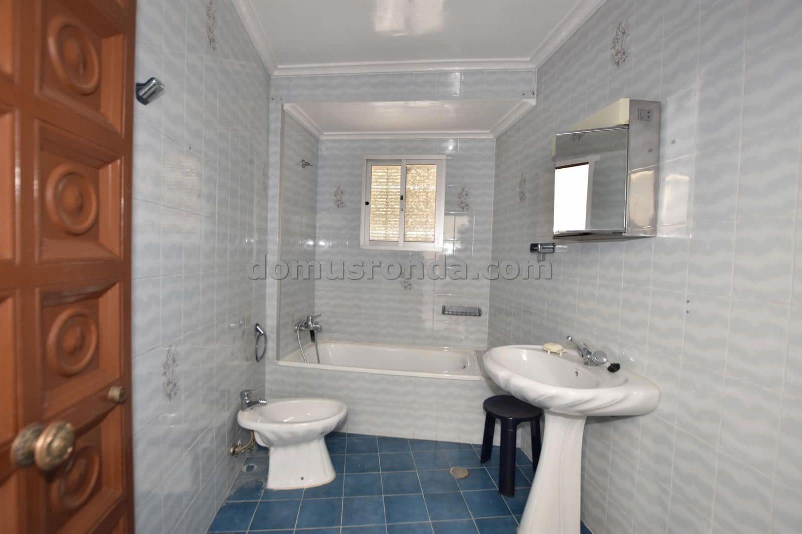 6 bedroom Villa for sale in Cuevas del Becerro - € 80,000 (Ref: 9185974)