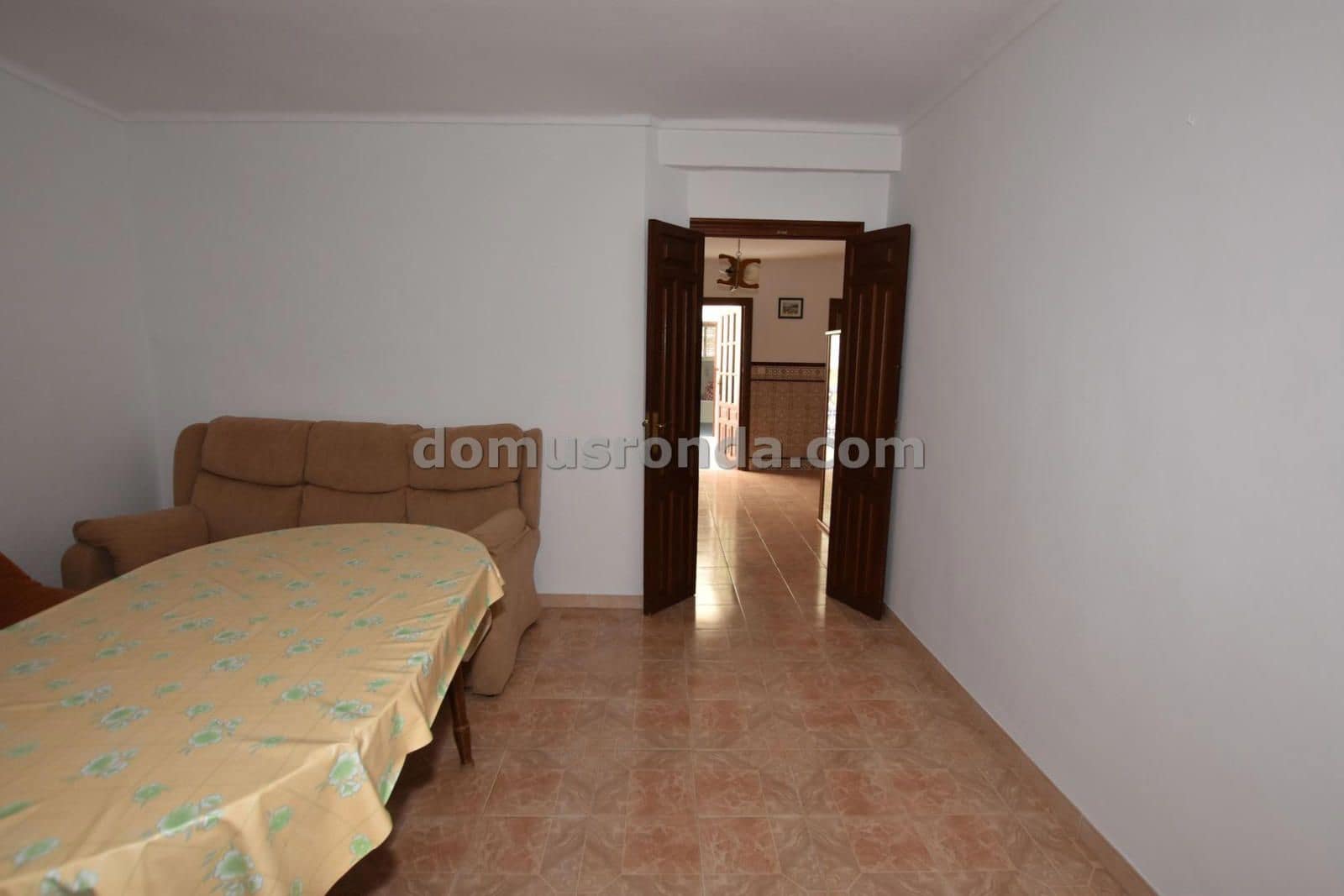 6 bedroom Villa for sale in Cuevas del Becerro - € 80,000 (Ref: 9185974)