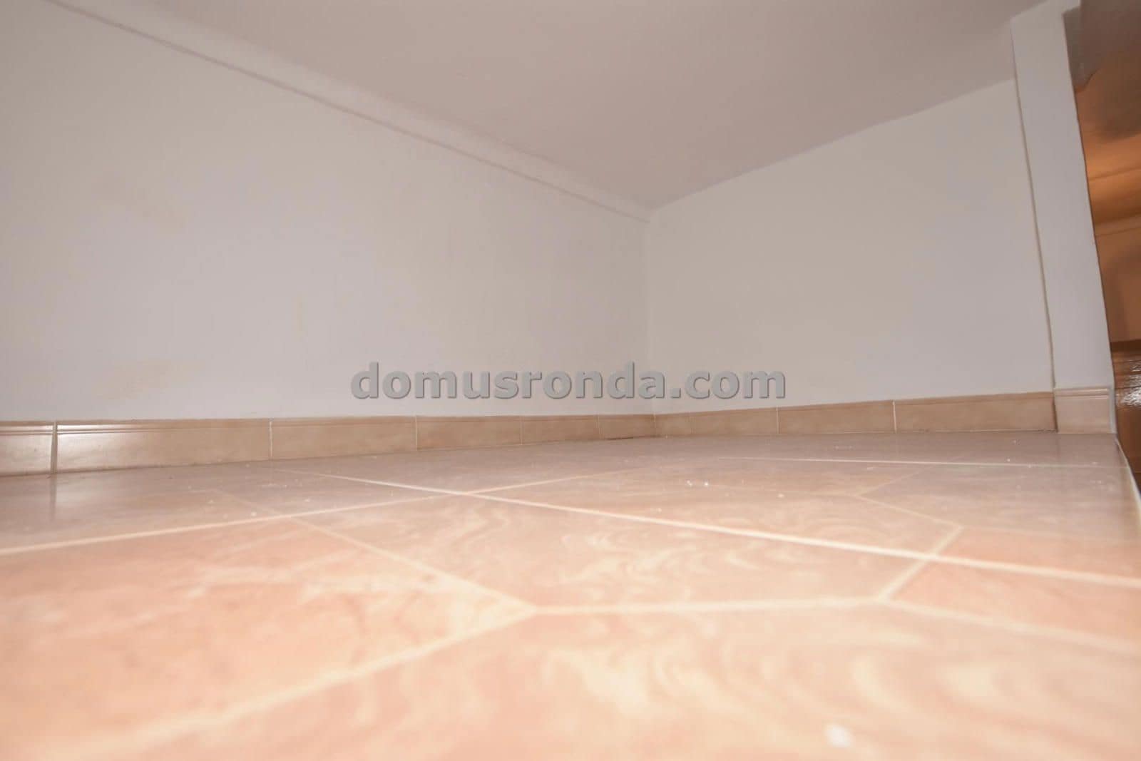 6 bedroom Villa for sale in Cuevas del Becerro - € 80,000 (Ref: 9185974)