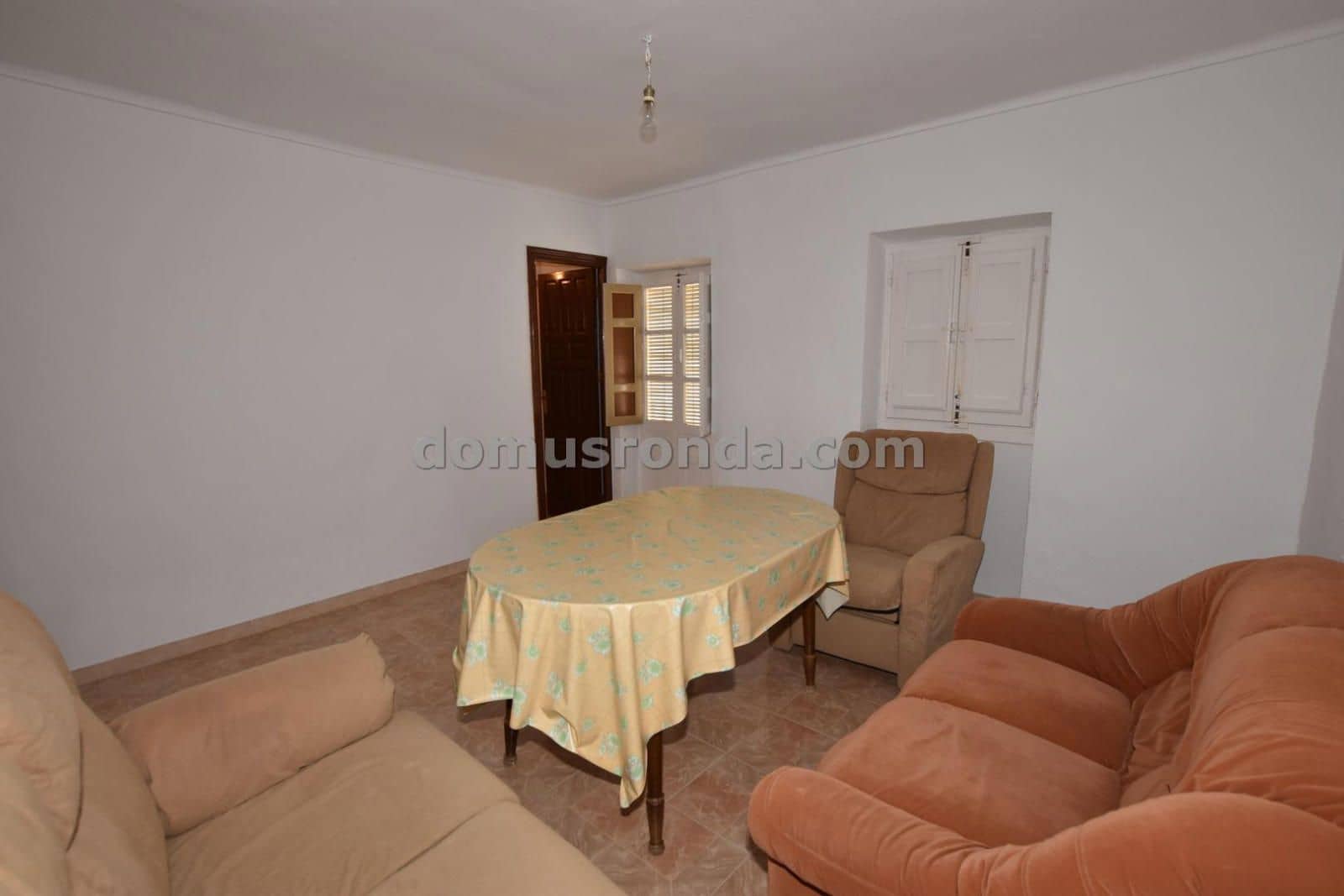 6 bedroom Villa for sale in Cuevas del Becerro - € 80,000 (Ref: 9185974)