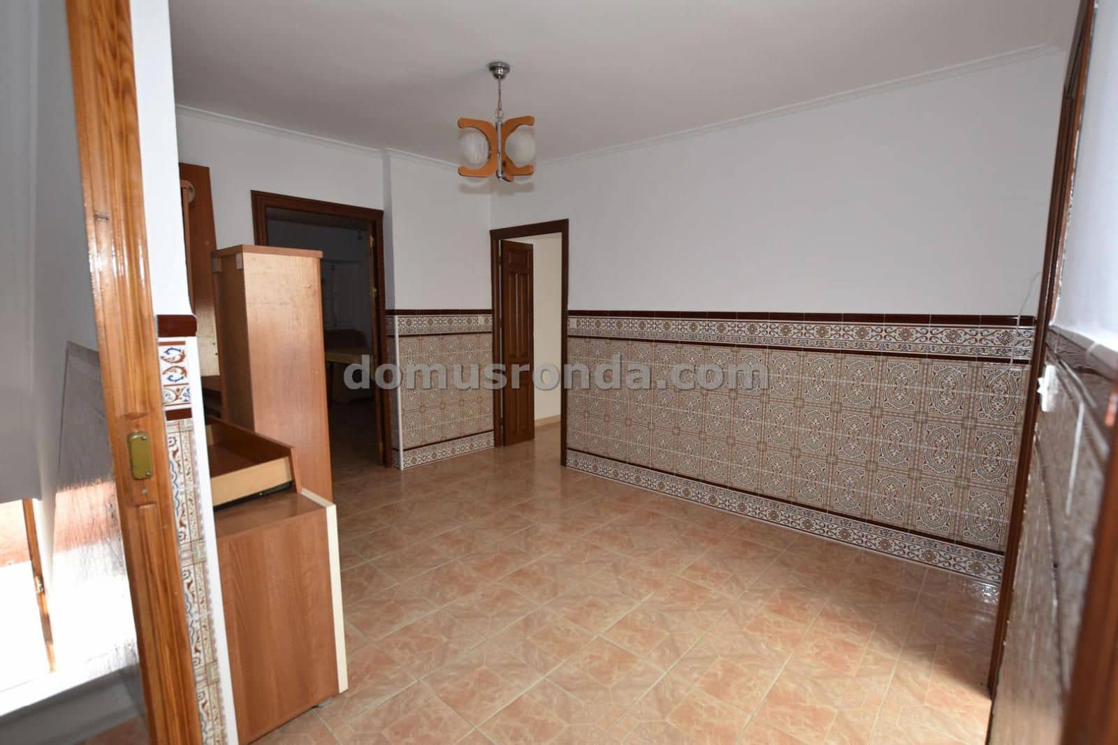 6 bedroom Villa for sale in Cuevas del Becerro - € 80,000 (Ref: 9185974)