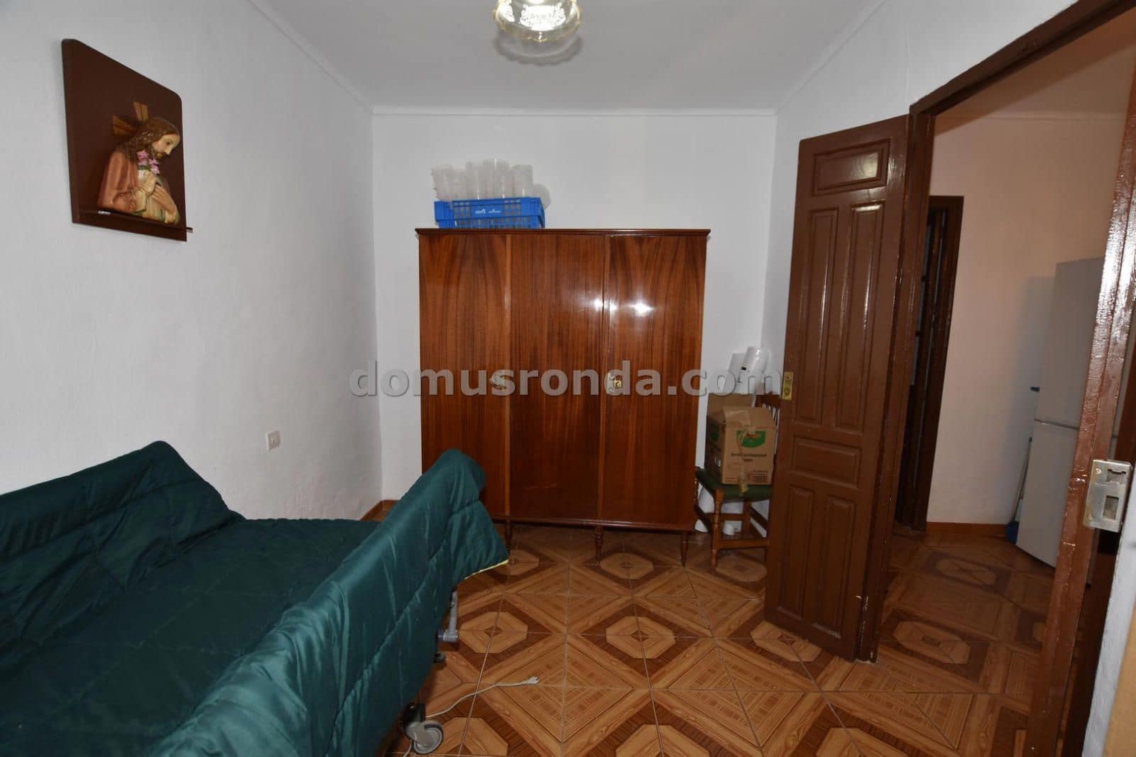 6 bedroom Villa for sale in Cuevas del Becerro - € 80,000 (Ref: 9185974)