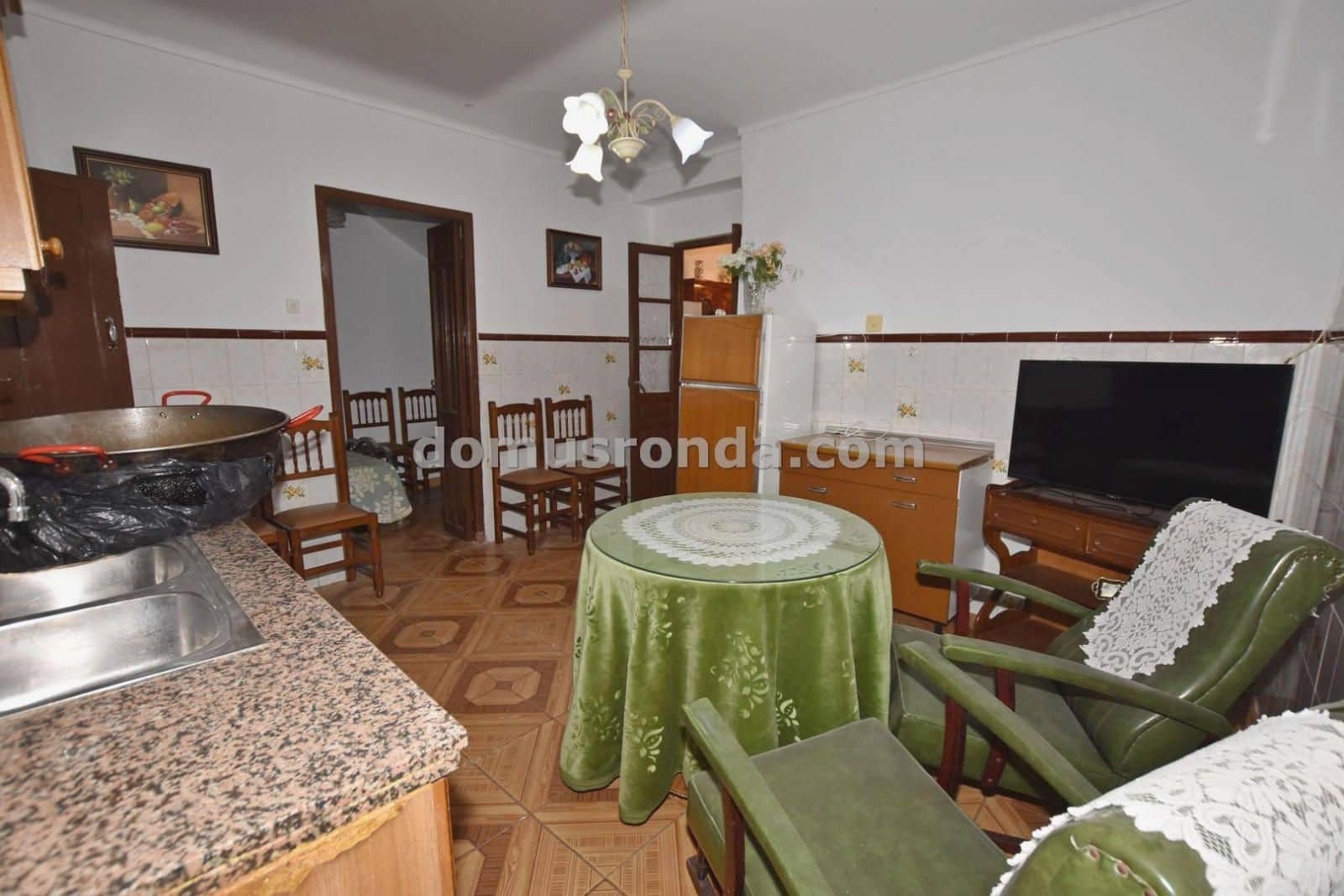 6 bedroom Villa for sale in Cuevas del Becerro - € 80,000 (Ref: 9185974)