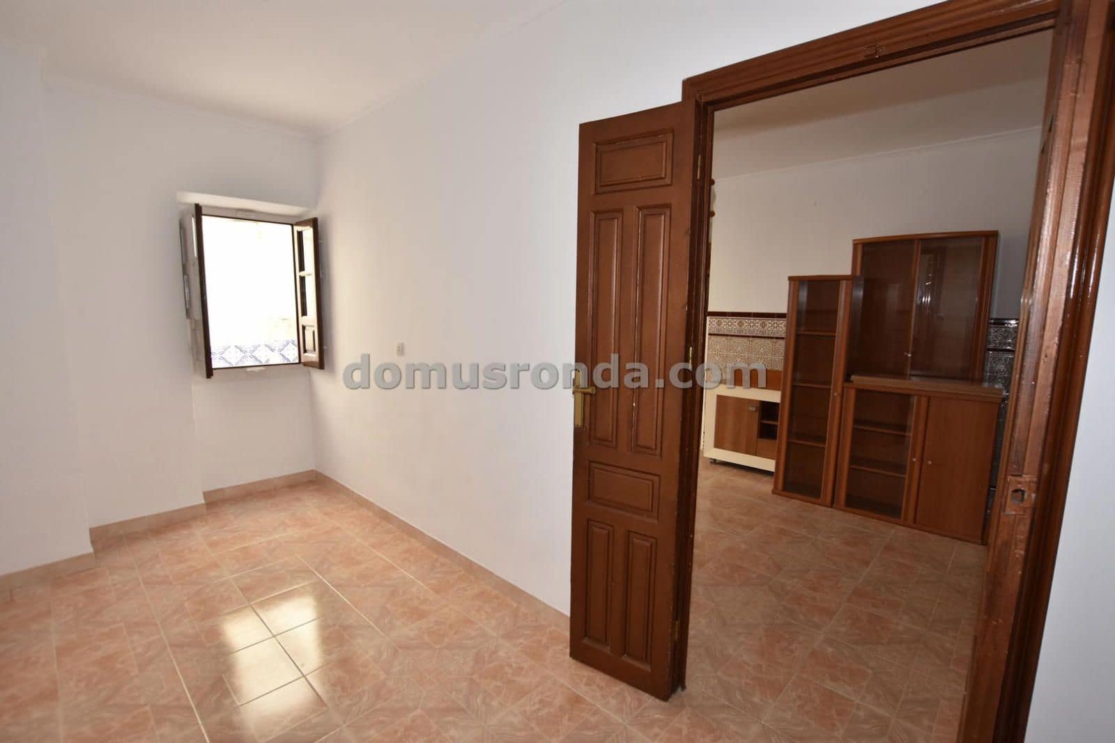 6 bedroom Villa for sale in Cuevas del Becerro - € 80,000 (Ref: 9185974)