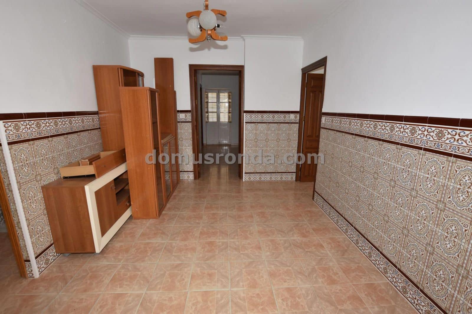 6 bedroom Villa for sale in Cuevas del Becerro - € 80,000 (Ref: 9185974)